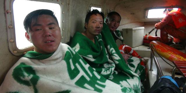 连云港海域货船沉没 11人落水5人获救